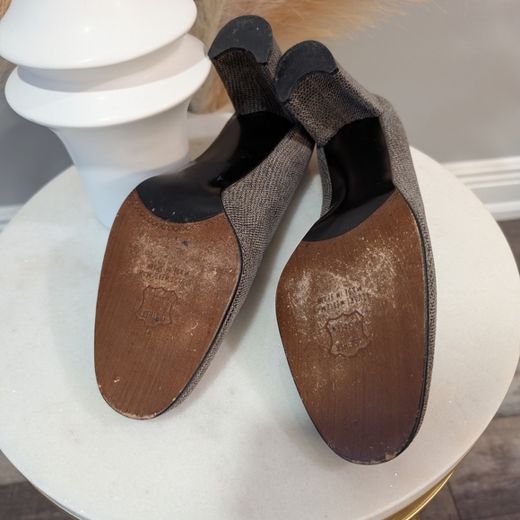 Stuart Weitzman Chunky Heel Pumps with Rounded Toe. Sz. 8 C1-1007 - Picture 7 of 7